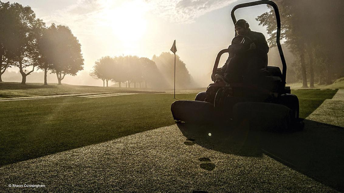 Autumn dew mornings raise turf disease risks