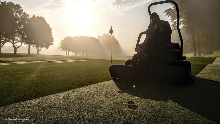 Autumn dew mornings raise turf disease risks