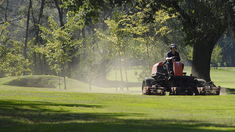1024_x_576_fairway_mowing.jpg