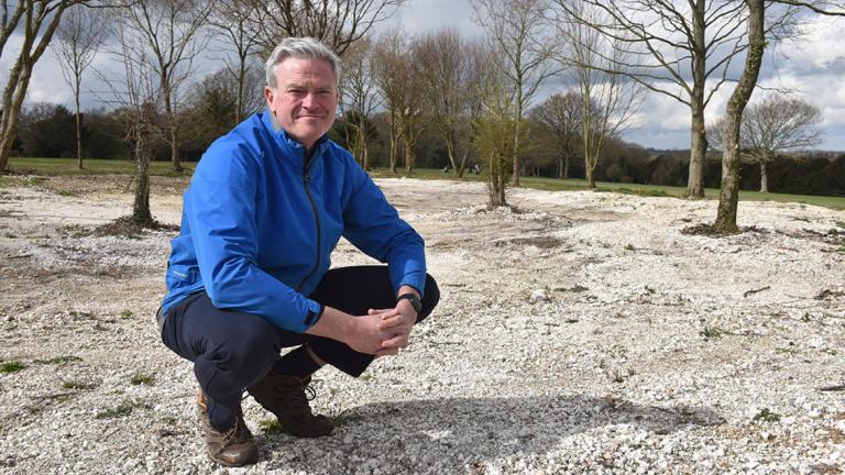 1024_x_576_iestyn_carpenter_with_corhampton_chalk_scrapes.jpg