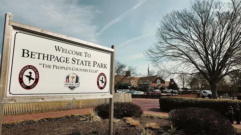 bethpage_park_sign_2.jpg