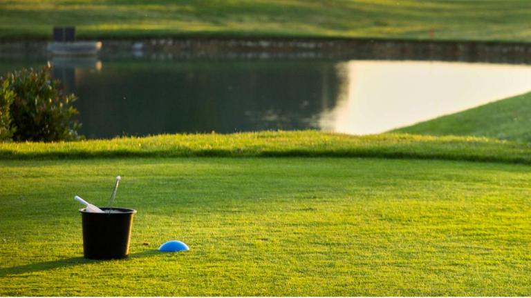 Divot-repair