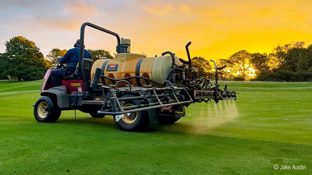 1024_x_576_turf_application_golf.jpg