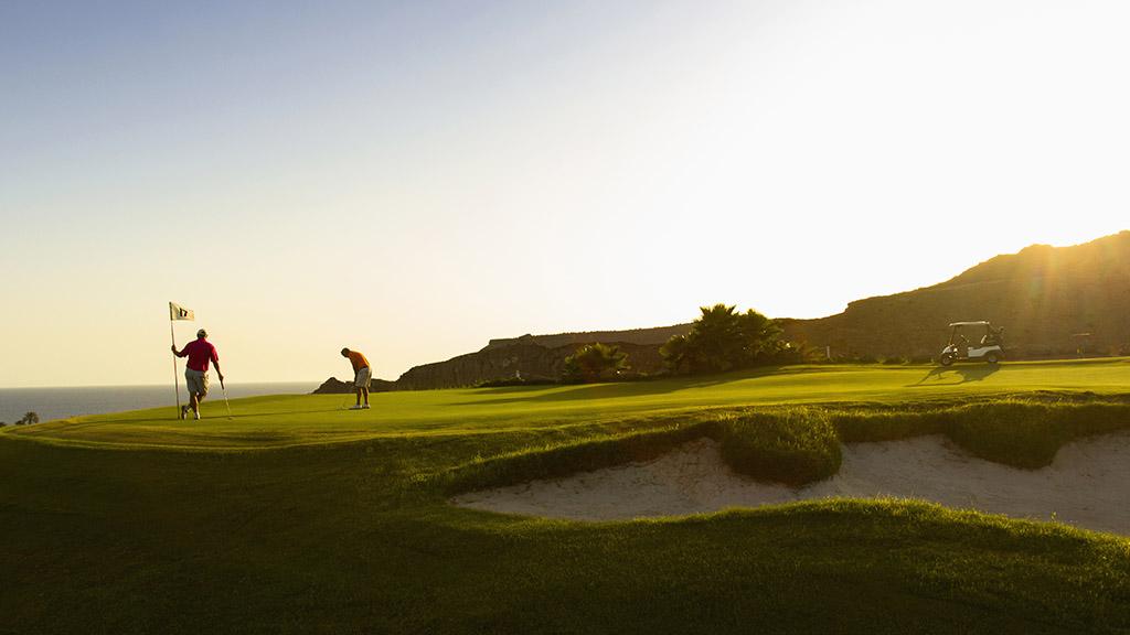 1024_x_576_golf_in_the_evening_sunshine.jpg