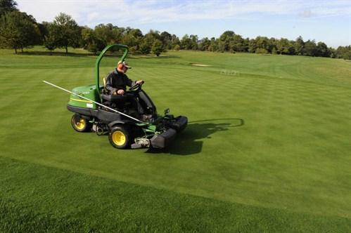 greens20mowing20primo20cuts20web_499x332.jpg
