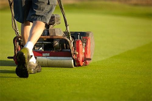 mowing_hand_greens_land_500x333.jpg