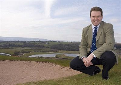 simon20elsworth20golf20lr_399x281.jpg