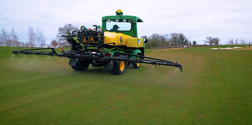 1024_x_500_spraying_fairways_2.jpg